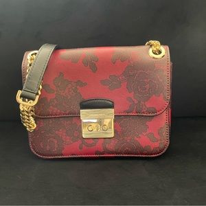 Michael kors chain shoulder bag.